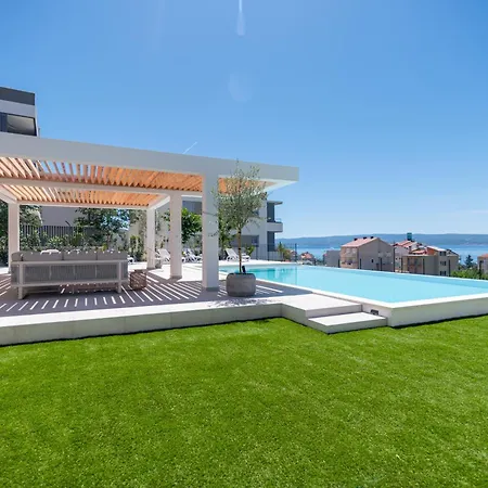 Court & Sea Private Tennis Court & Pool
