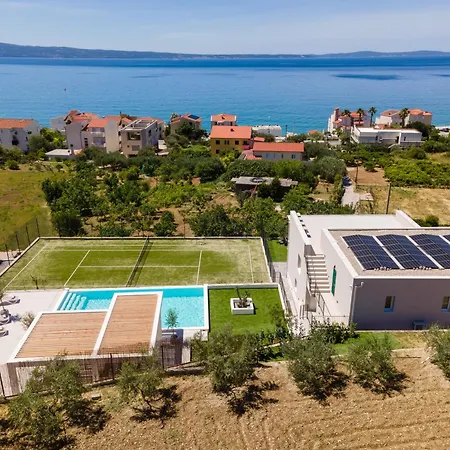 Court & Sea Private Tennis Court & Pool וילה