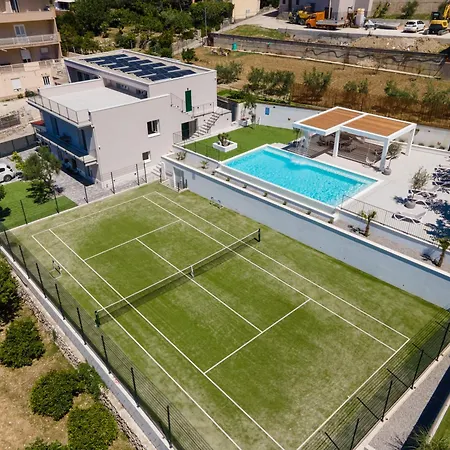 Court & Sea Private Tennis Court & Pool *